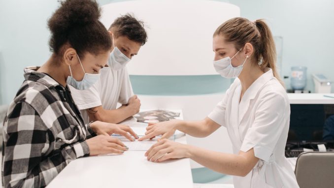 How Walk-In Clinics Treat Everyday Illnesses